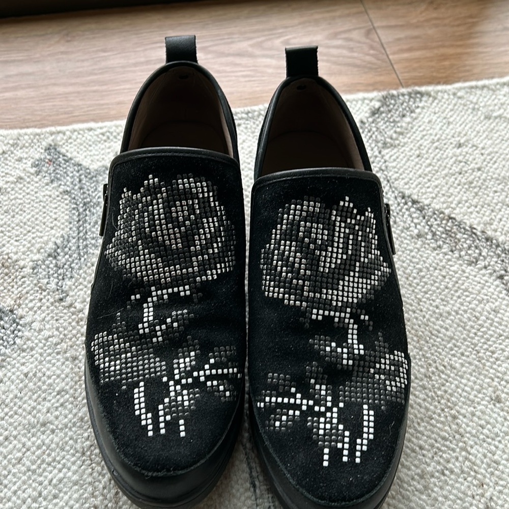 Donald J Pliner sneakers! Worn 3x super comfortable!